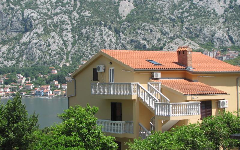 Apartmani i Sobe Lučić, Prčanj - Crna Gora - Apartments and Rooms Lučić, Prčanj - Montenegro